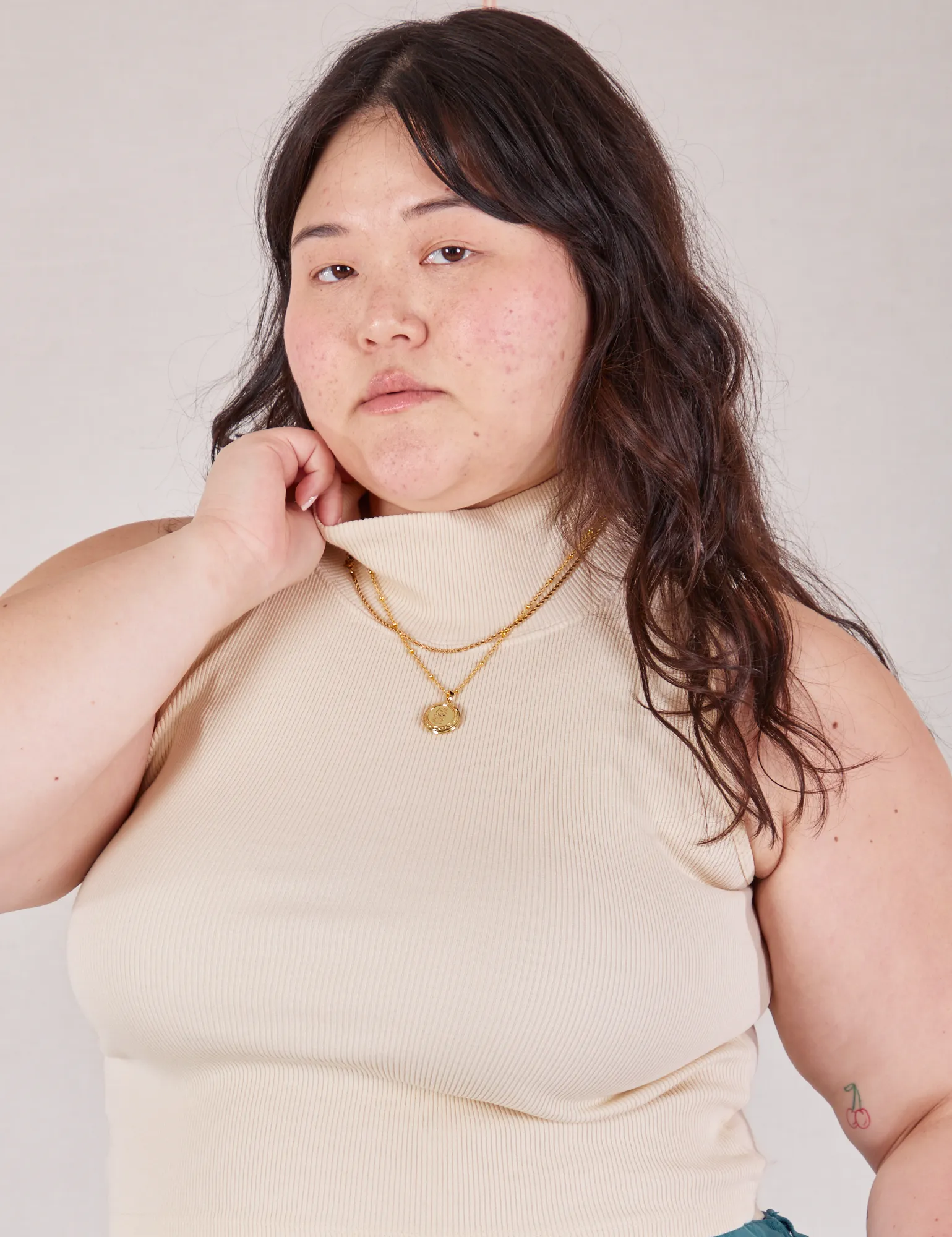 Sleeveless Essential Turtleneck - Vintage Tee Off-White